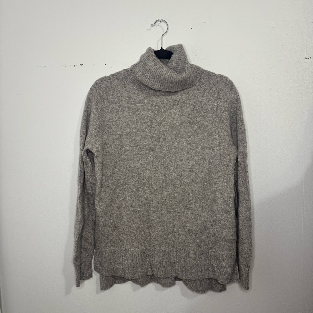 41 Hawthorn Heather Cashmere Gray Sweater